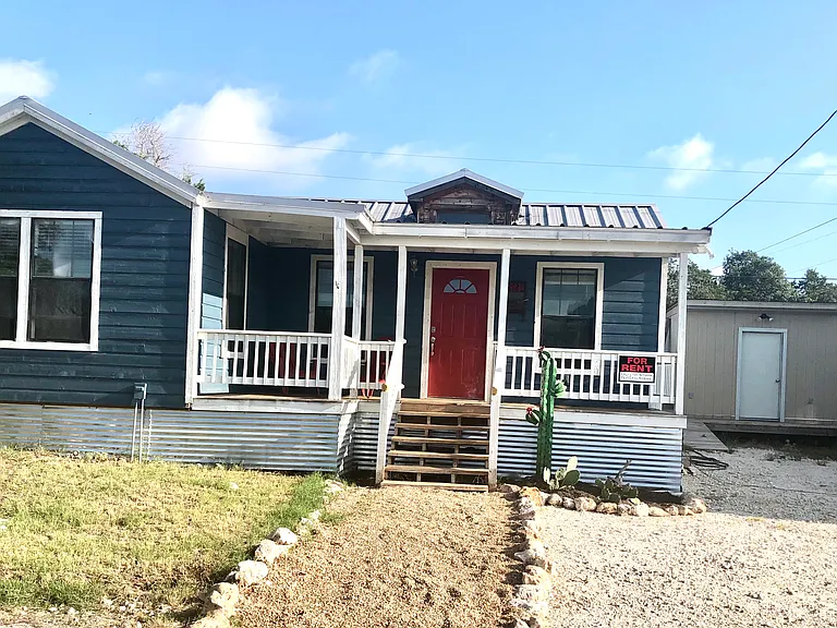 2121 Fuller Dr — Photo 2