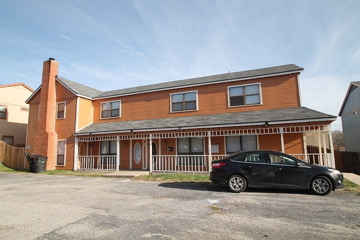 1st image of 3405 Victoria Cir APT B