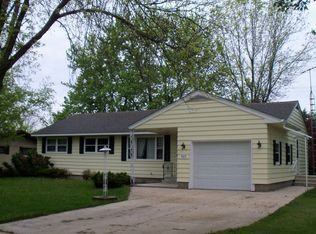 522 Lyndale Ave, Spring Valley, MN 55975