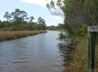 Avenida De Soto, Navarre, FL 32566