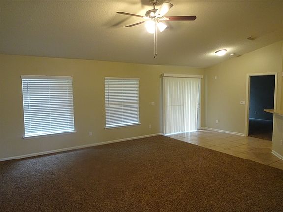 3rd image of 912 Weybridge Ln