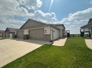 3121 8th St NE, Minot, ND 58703