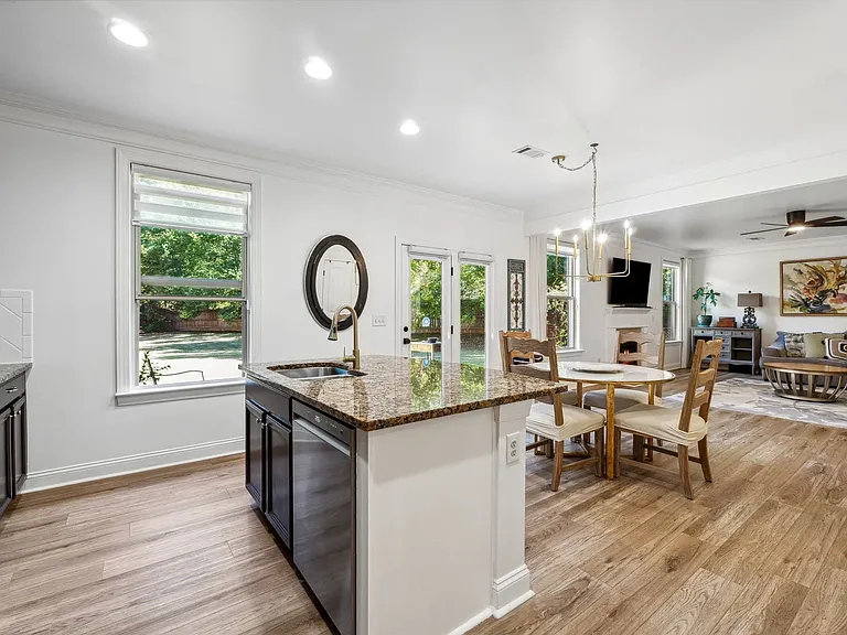 5860 Bluff Heights Dr — Photo 10