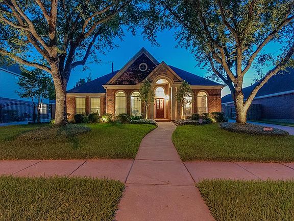 3rd image of 4726 Lakeside Meadow Dr