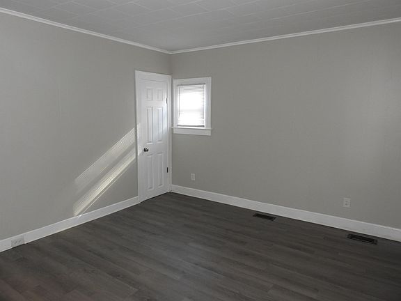 2nd image of 1920 Woodbridge Rd