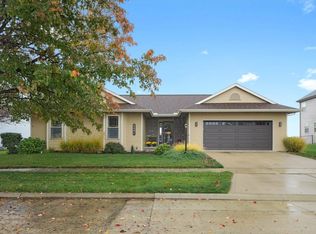 2001 Trails Dr, Urbana, IL 61802