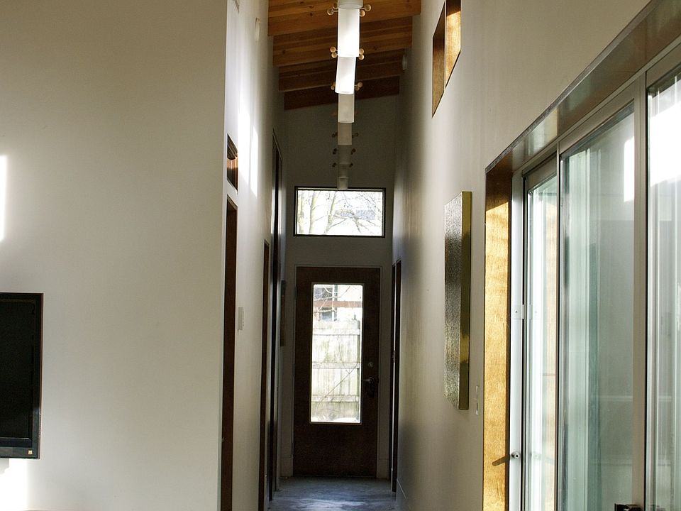 2nd image of 11858 44th Ave S