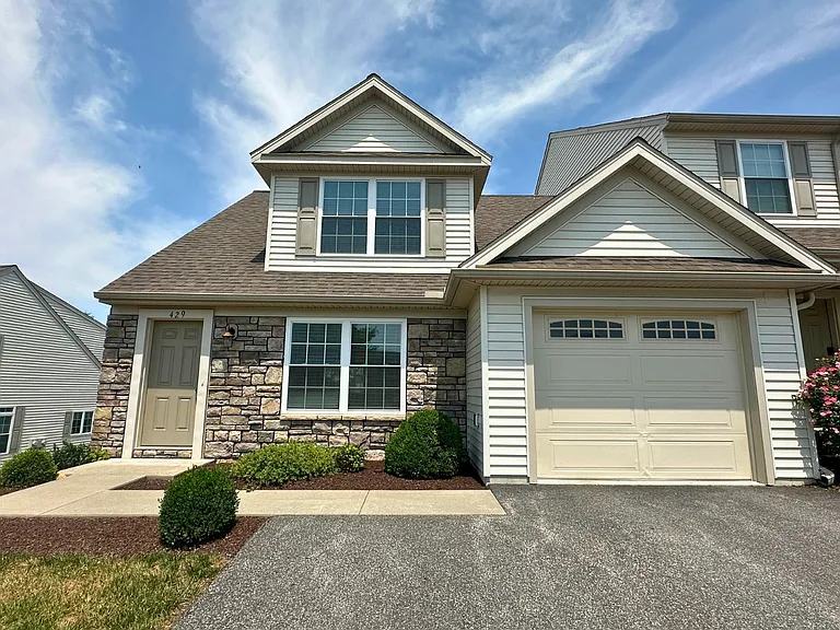 429 Masonic Dr — Photo 1