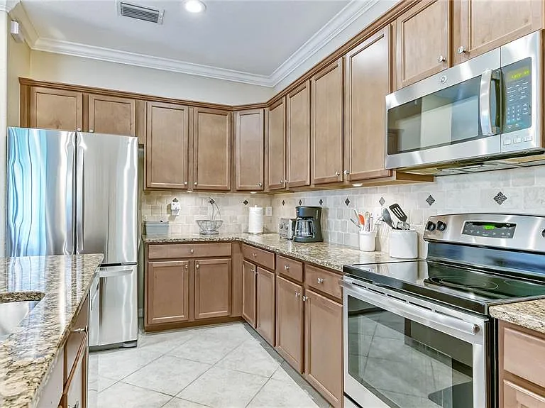 6888 Willowshire Way — Photo 18