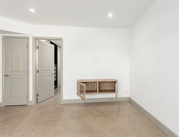 4538 N 8th Pl #4 — Photo 8