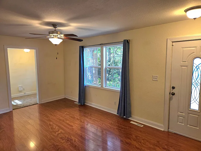 2201 Pershing Ave — Photo 8