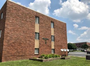 317 W Washington St #L, Springfield, IL 62701