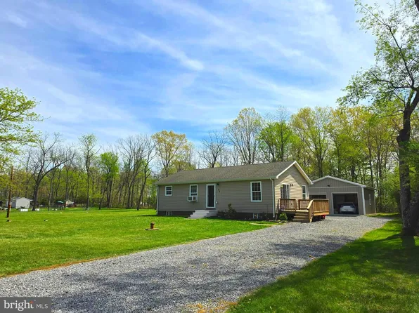 52 James Allen Ln, Summit Point, WV 25446