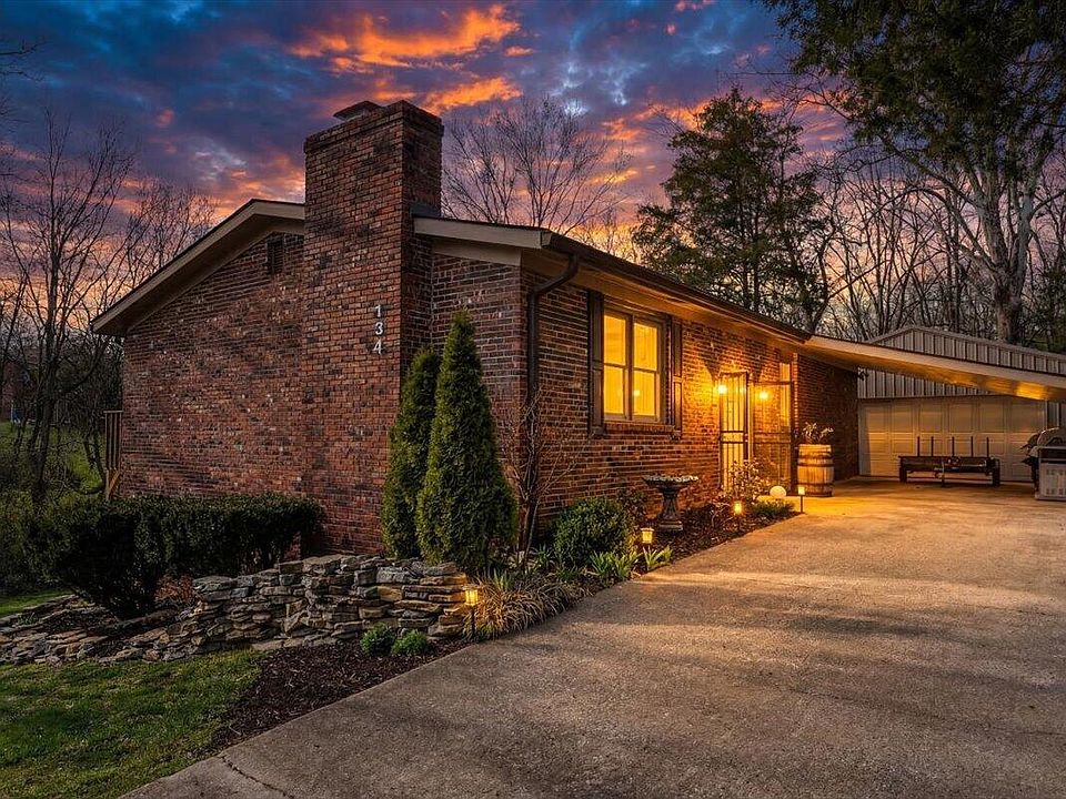 1st image of 134 Lakeshore Dr