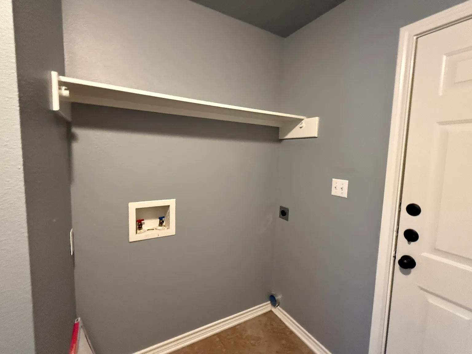 3 bed, 1300 sqft, $1,300 — Photo 2