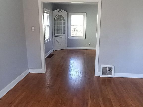 4th image of 1214 S Roosevelt Dr