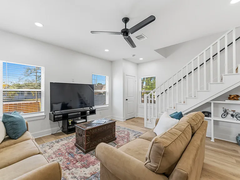 3327 Cornell St #B — Photo 3
