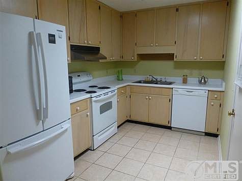 2nd image of 825 Ashlyn Forest Dr #15