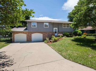 3305 Trevelyan Ave, Manhattan, KS 66503