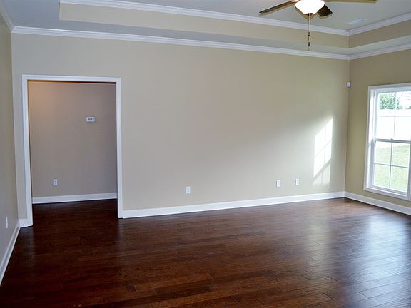 4th image of 111 Orchard Park Dr