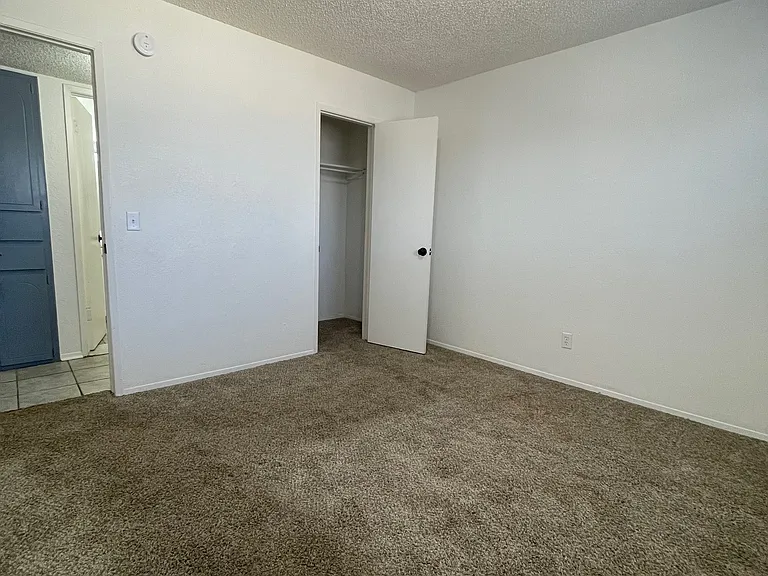 Mirador Apartments — Photo 14