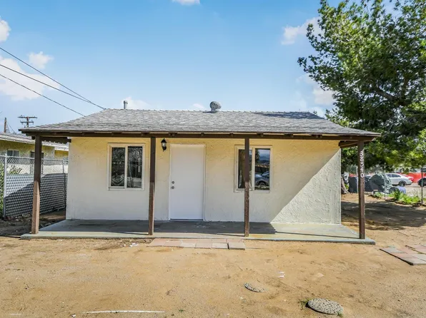 38540 9th St E, Palmdale, CA 93550