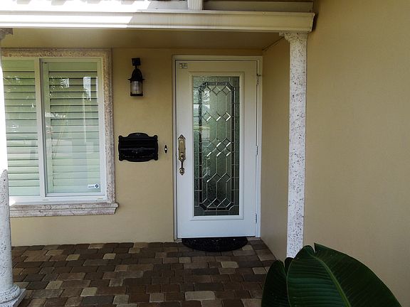 5th image of 946 SE 10th St