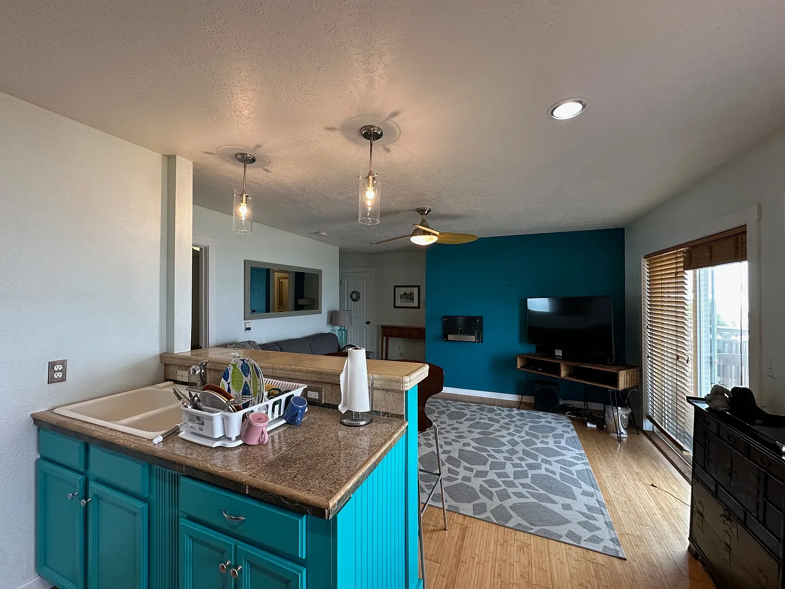 801 NW Coast St — Photo 4