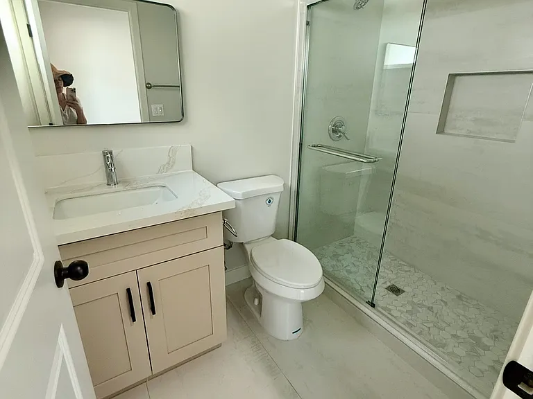 13714 Kenmore Ave #A — Photo 5