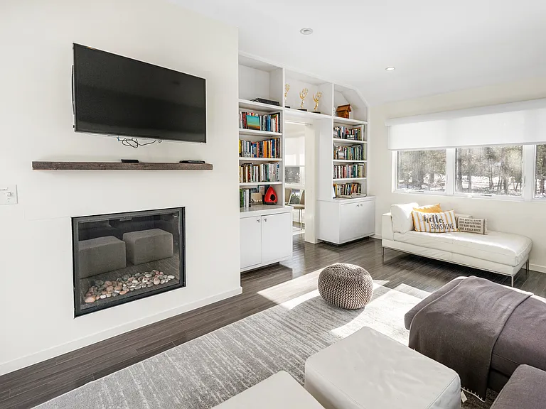 1 Longwoods Ln — Photo 21