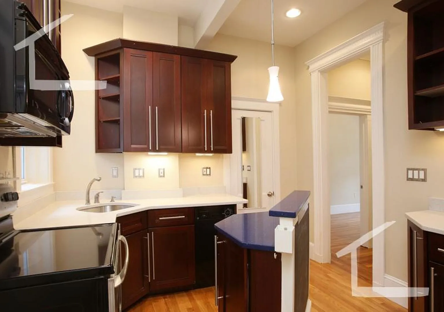 Nicely renovated 2 bed in the heart of Fenway! — Photo 1