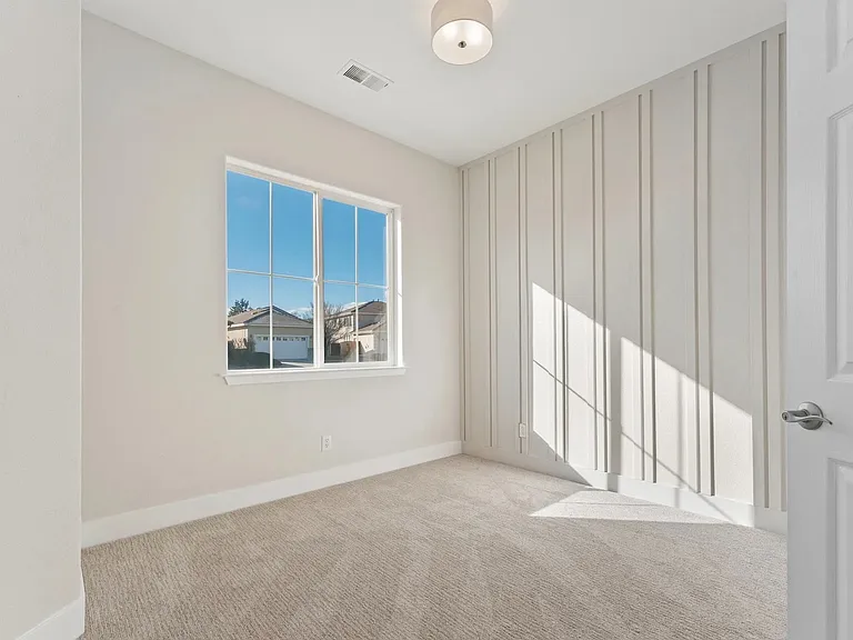 1058 Chip Ct — Photo 19