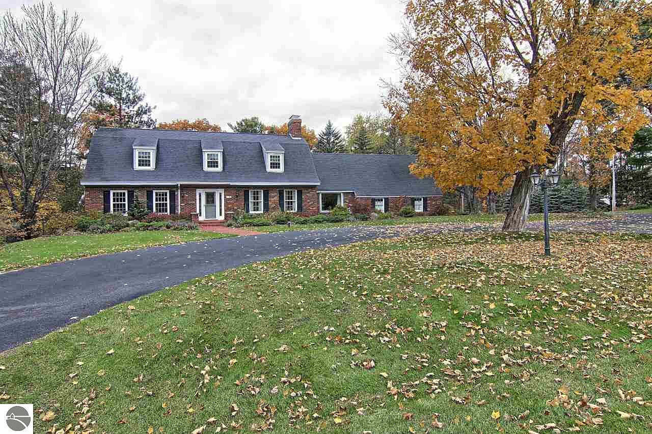 2979 Old Farm Ln Traverse City Mi 49685 Zillow