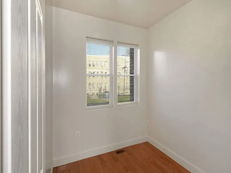 212 Orange St SE #3 — Photo 3