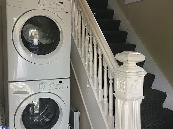 4th image of 2706 Polk St NE #1