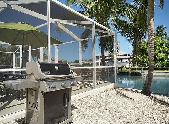 3rd image of 8375 Estero Blvd