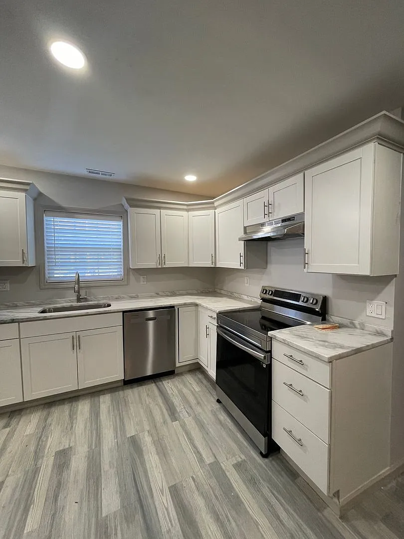 3 Bedroom 2 Bath House — Photo 4