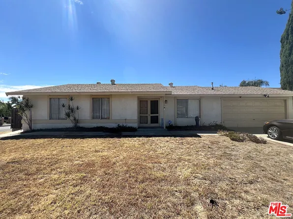 837 W Fontlee Ln, Bloomington, CA 92316