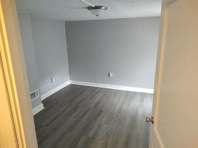 141 E College Ave — Photo 10