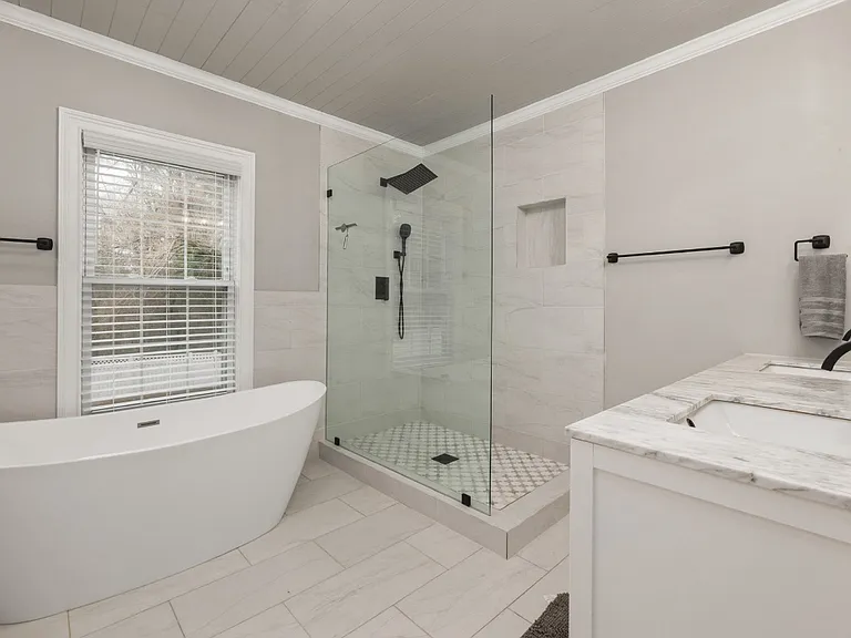 1716 Chapel Hill Rd — Photo 34