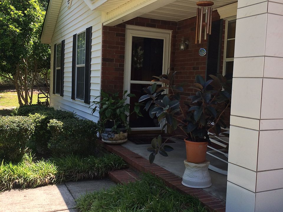 1st image of 3010 Donna Ln