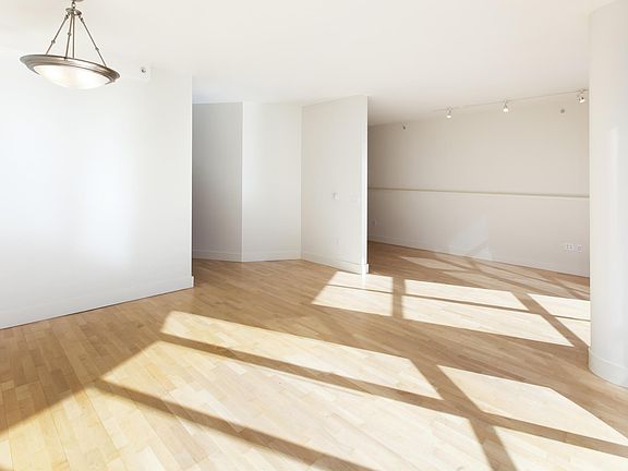 4th image of 1630 California St APT 401