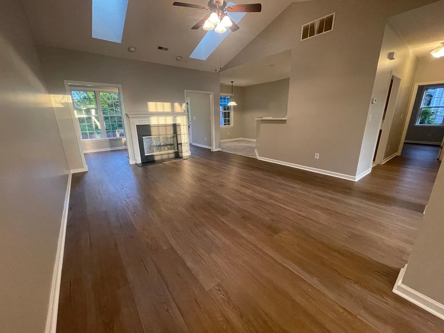 184 Walnut Crest Rd — Photo 2