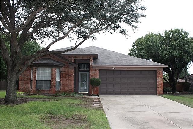 1st image of 904 Kings Cross Dr