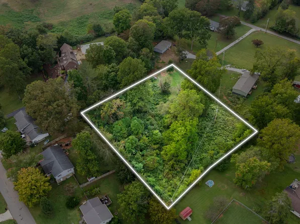 Martha Lee Ln, La Follette, TN 37766