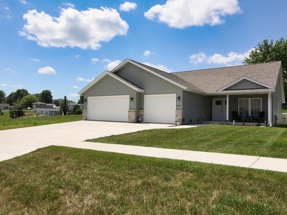 1804 E 6th St A, Coal Valley, IL 61240 Zillow