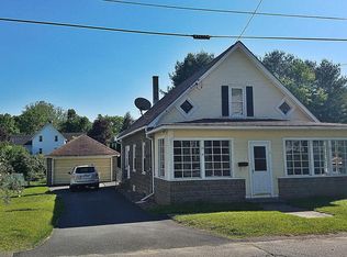 8 Beech St, Adams, MA 01220