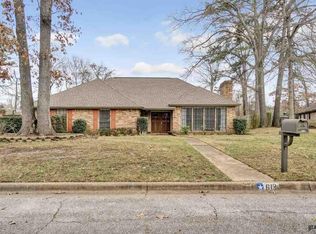612 Town Oaks Cir, Kilgore, TX 75662
