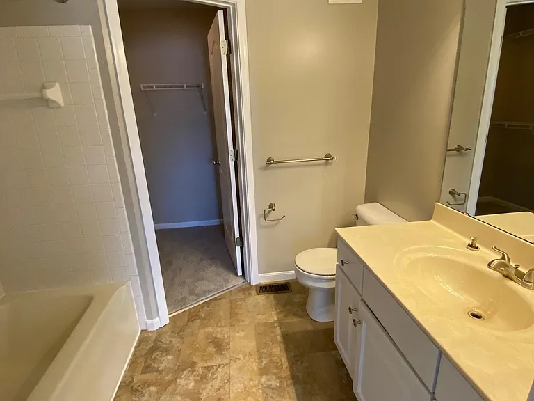 8601 Sunmont Dr — Photo 10