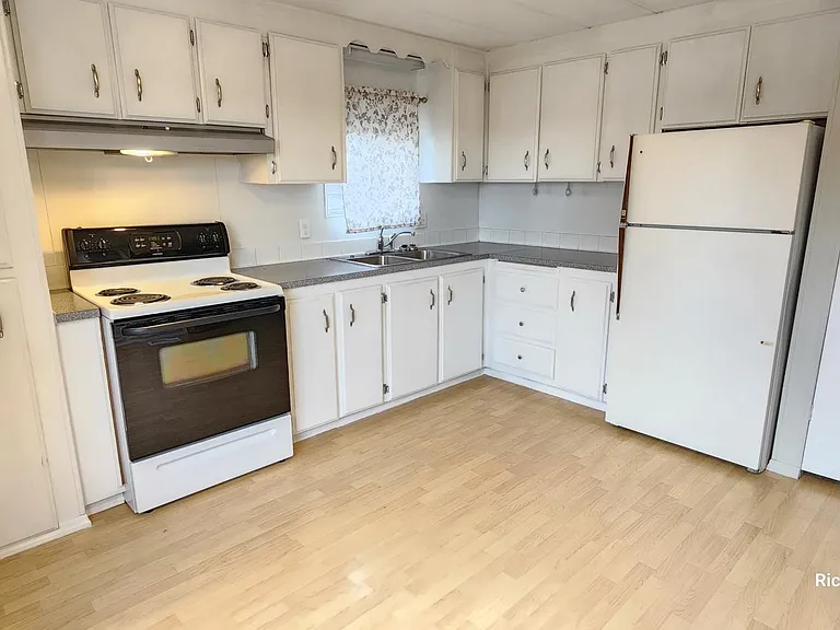 10012 Overlook Dr NW — Photo 8